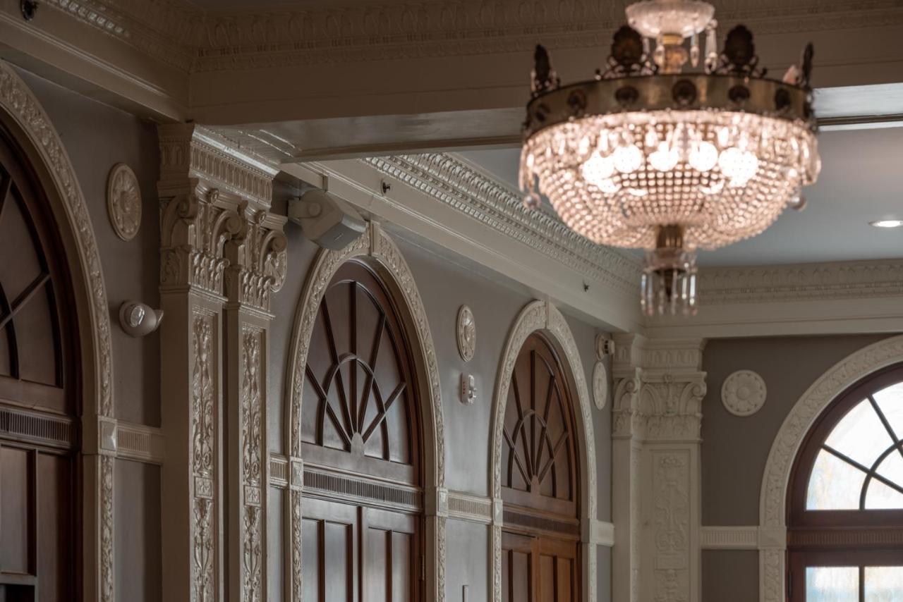 The Eldridge Hotel Lawrence Bagian luar foto