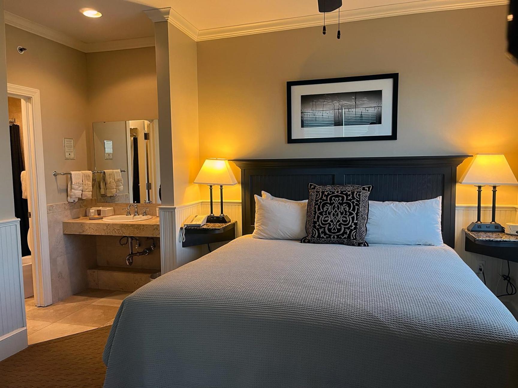 The Eldridge Hotel Lawrence Bagian luar foto