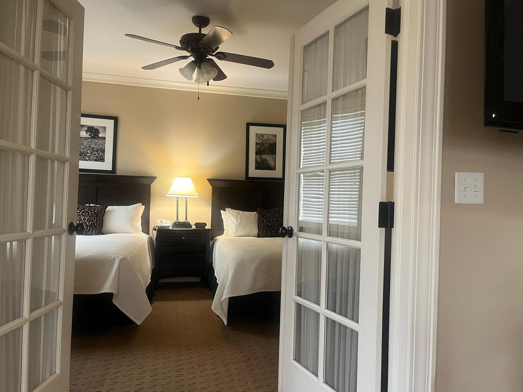The Eldridge Hotel Lawrence Bagian luar foto